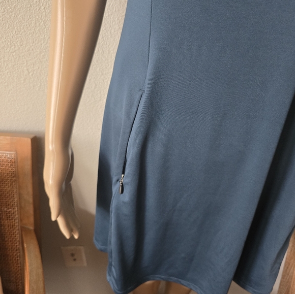 Sports wear - Picture 3 of 7